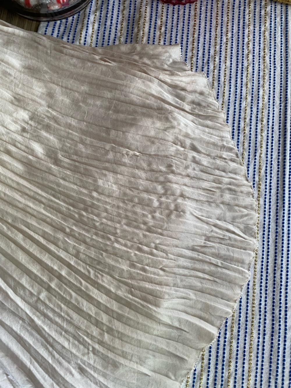 VINCE PLEATED CRUSHED MIDI SKIRT DRAPED CREAM  SIZE XS - Picture 9 of 11